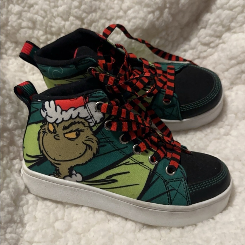Used Unisex grinch sketchers